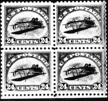 34. Квартблок американских марок воздушной почты с перевернутым центром (1918 г.)