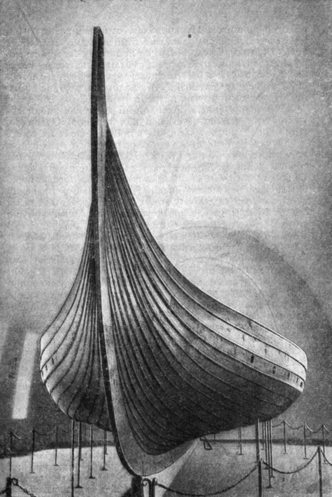 Корабль из погребения в Гокстаде, Норвегия (после реконструкции)