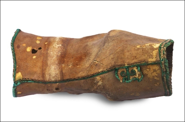 Перчатка возницы (здесь и ниже фото André J. Veldmeijer / SCA / Egyptian Museum Authorities)