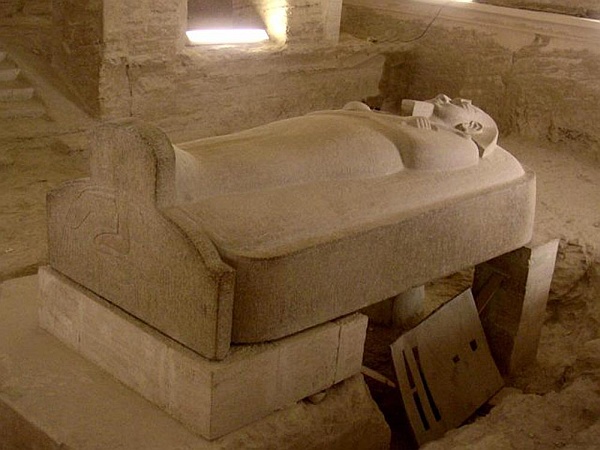 Крышка второго саркофага (фото Wikimedia)