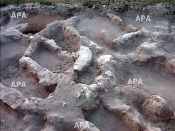 В Азербайджане обнаружен уникальный памятник-захоронение в форме лабиринта