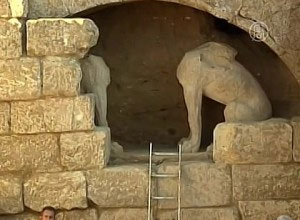 Огромную гробницу нашли в Греции