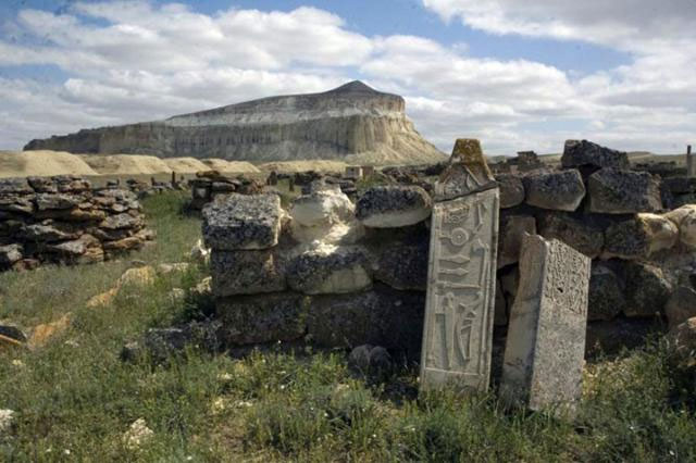 Каменный комплекс, построенный 1,5 тыс. лет назад представителями кочевых племен