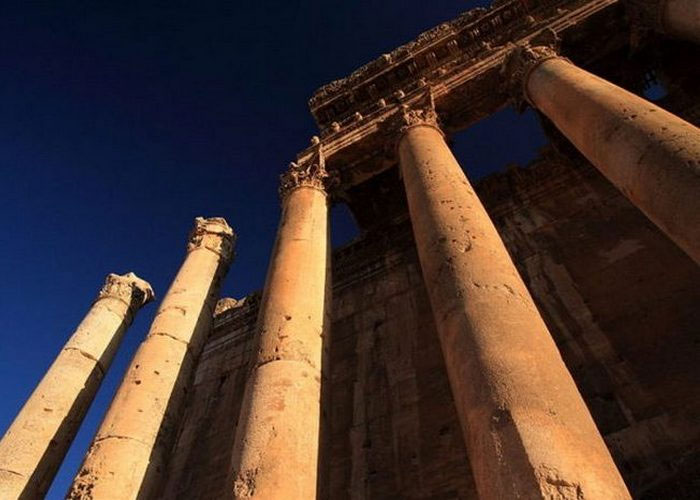 Высота колонн в 3 раза выше, чем у Парфенона в Афинах