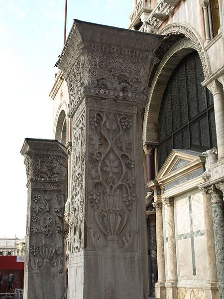 «Pilastri Acritani» у собора святого Марка