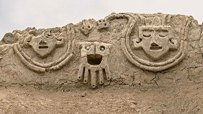 В Перу нашли 3800-летний барельеф, принадлежащий культуре норте-чико