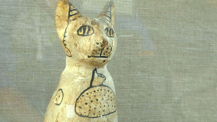 Мумии скарабеев и кошек нашли в египетском некрополе Саккара