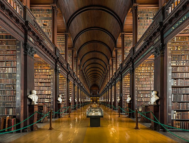  -,  (XVIII ): https://ru.wikipedia.org/wiki/#/media/:Long_Room_Interior,_Trinity_College_Dublin,_Ireland_-_Diliff.jpg