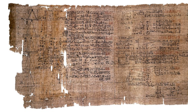 Риндский математический папирус: https://en.wikipedia.org/wiki/Egyptian_geometry#/media/File:Rhind_Mathematical_Papyrus.jpg