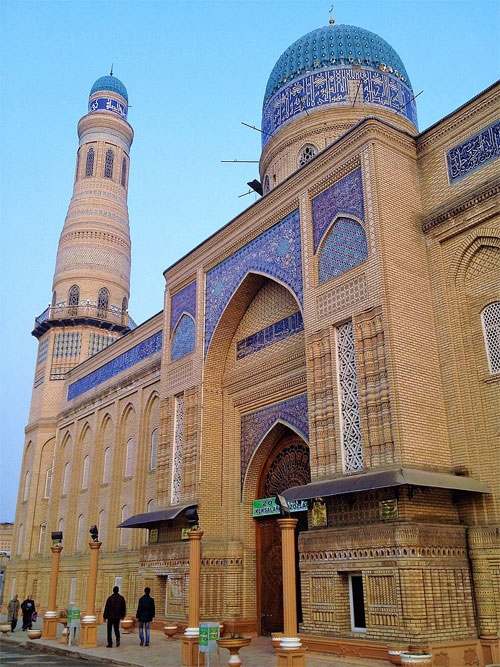    : https://upload.wikimedia.org/wikipedia/commons/thumb/6/63/Devonaboy_Jome_Mosque_in_Andijan.jpg/800px-Devonaboy_Jome_Mosque_in_Andijan.jpg