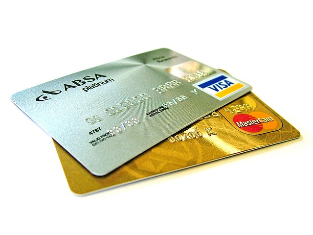 Кредитные карты платежных систем Visa и Mastercard: https://en.wikipedia.org/wiki/Credit#/media/File:Credit-cards.jpg