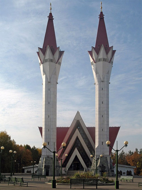 Мечеть “Ляля-Тюльпан”: https://ba.wikipedia.org/wiki/Л?л?-Тюльпан#/media/Файл:Ljalja-Tjulpan.jpg