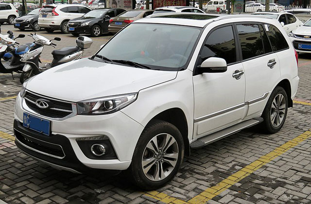 Chery Tiggo 3 - https://upload.wikimedia.org/wikipedia/commons/thumb/f/f5/2017_Chery_Tiggo_3%2C_front_8.4.18.jpg/800px-2017_Chery_Tiggo_3%2C_front_8.4.18.jpg