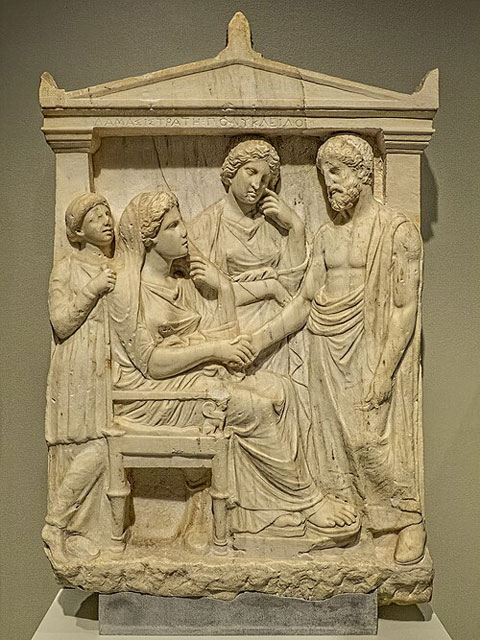   ,  ,      - https://upload.wikimedia.org/wikipedia/commons/thumb/9/98/Grave_stele_of_Damasistrate%2C_daughter_of_Polykleides_who_shakes_hands_with_her_husband_who_holds_a_strigil_Piraeus_350-325_BCE_Greece_Pentelic_Marble_NAM_Athens.jpg/500px-thumbnail.jpg?20201228223014