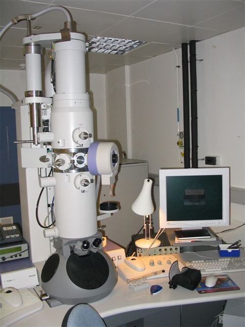 ��������: https://upload.wikimedia.org/wikipedia/commons/c/c5/Electron_Microscope.jpg